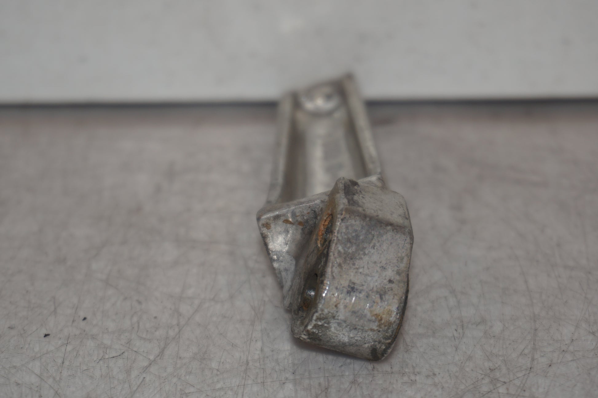 Snett uppifrån på Fotpinne från en Suzuki GSX-R 600 -1999 motorcykel.