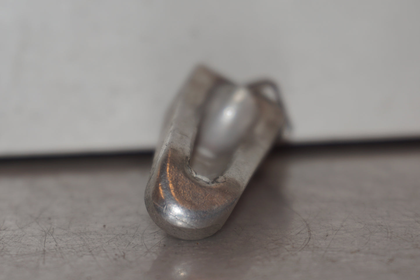 Vänster sida på Fotpinne från en Suzuki DRZ 400 -2006 motorcykel.