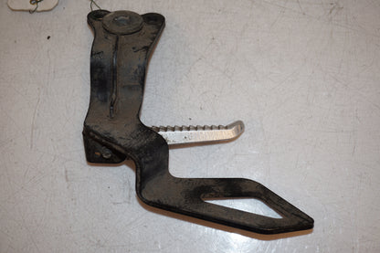 Baksidan på Fotpinne från en Suzuki DRZ 400 -2005 motorcykel.