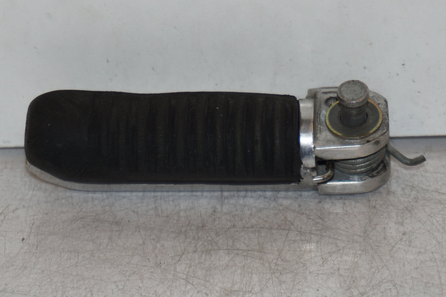 Framsidan på Fotpinne från en Suzuki GSX-R 1100 -1991 motorcykel.