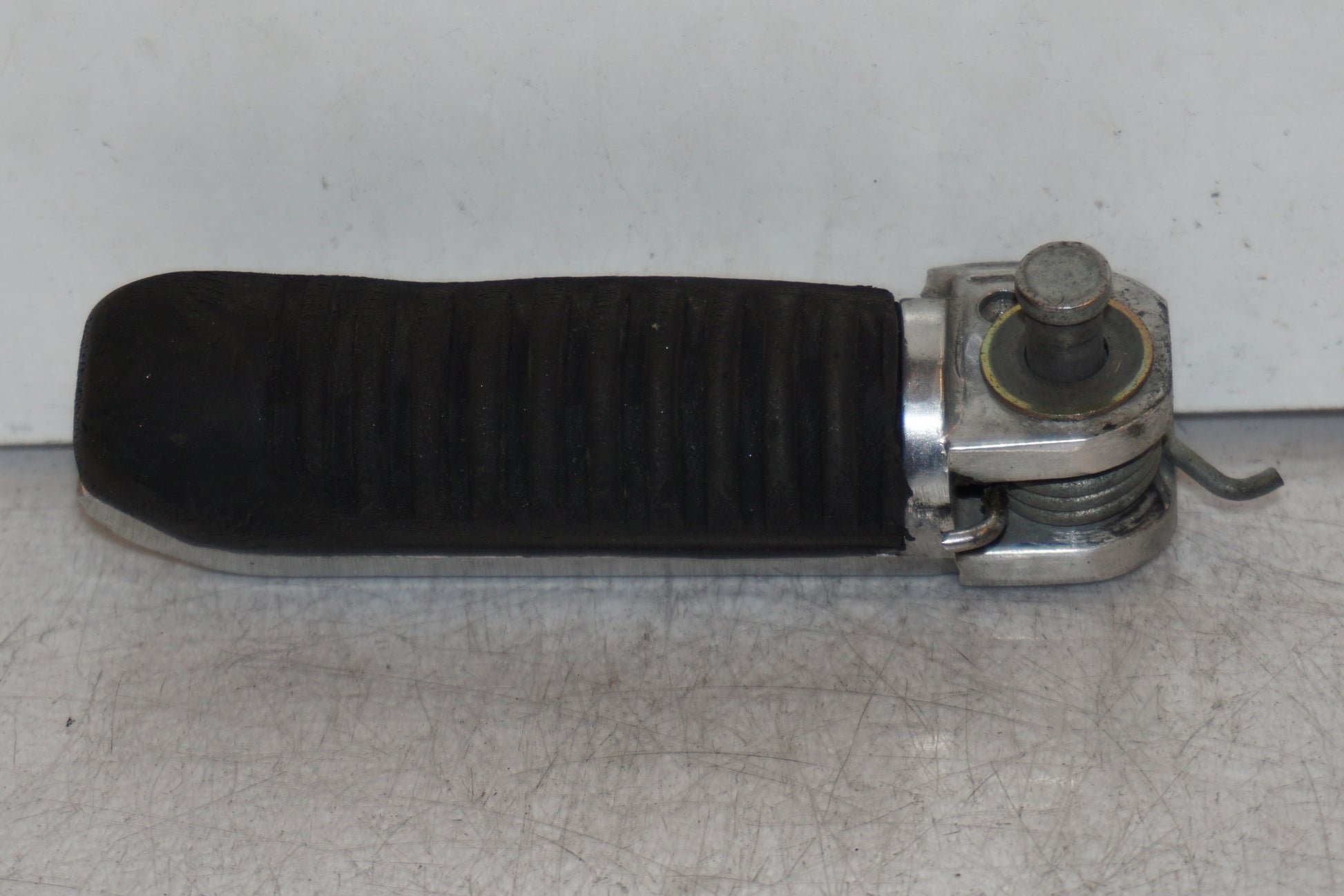 Framsidan på Fotpinne från en Suzuki GSX-R 1100 -1991 motorcykel.