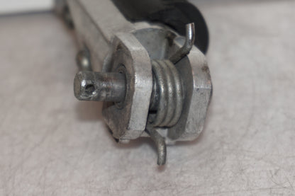 Snett nerifrån på Fotpinne från en Suzuki GSX-R 1100 -1991 motorcykel.