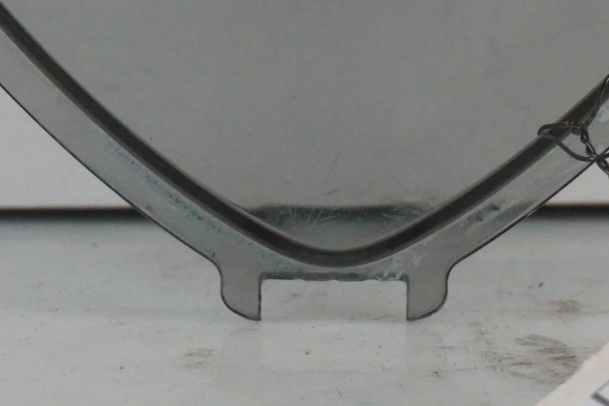 Baksidan på Vindruta från en Honda CBR 1000 RR -2009 motorcykel.