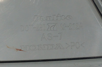 Snett uppifrån på Vindruta från en Honda CBR 1000 RR -2009 motorcykel.