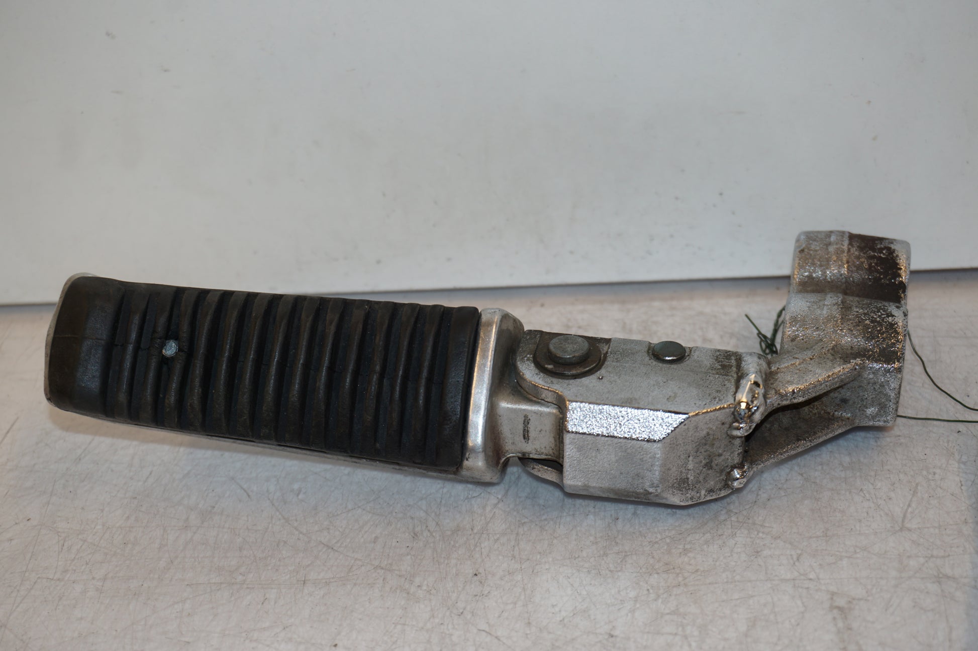 Framsidan på Fotpinne från en Suzuki GSX 1100 EF -1984 motorcykel.