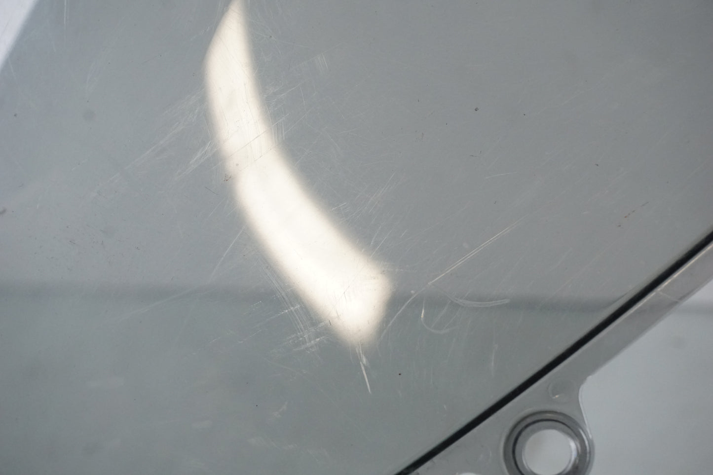 Extrabild1 på Vindruta från en Honda CBR 1000 RR -2009 motorcykel.