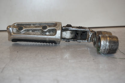 Vänster sida på Fotpinne från en Suzuki GSX 1100 EF -1984 motorcykel.