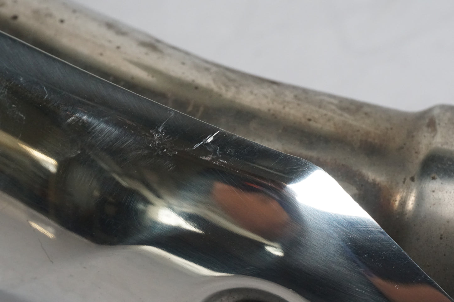 Baksidan på Ljuddämpare från en Yamaha FJR 1300 -2013 motorcykel.