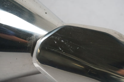 Höger sida på Ljuddämpare från en Yamaha FJR 1300 -2013 motorcykel.