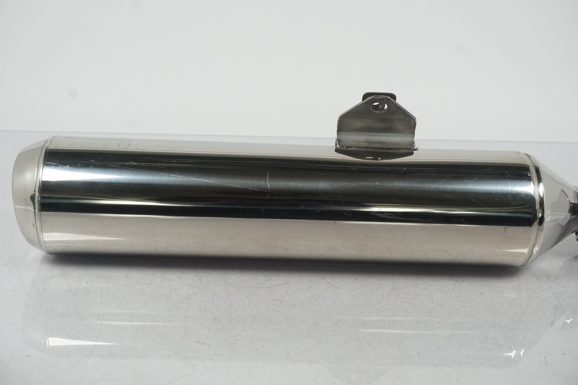 Vänster sida på Ljuddämpare från en Yamaha FJR 1300 -2013 motorcykel.