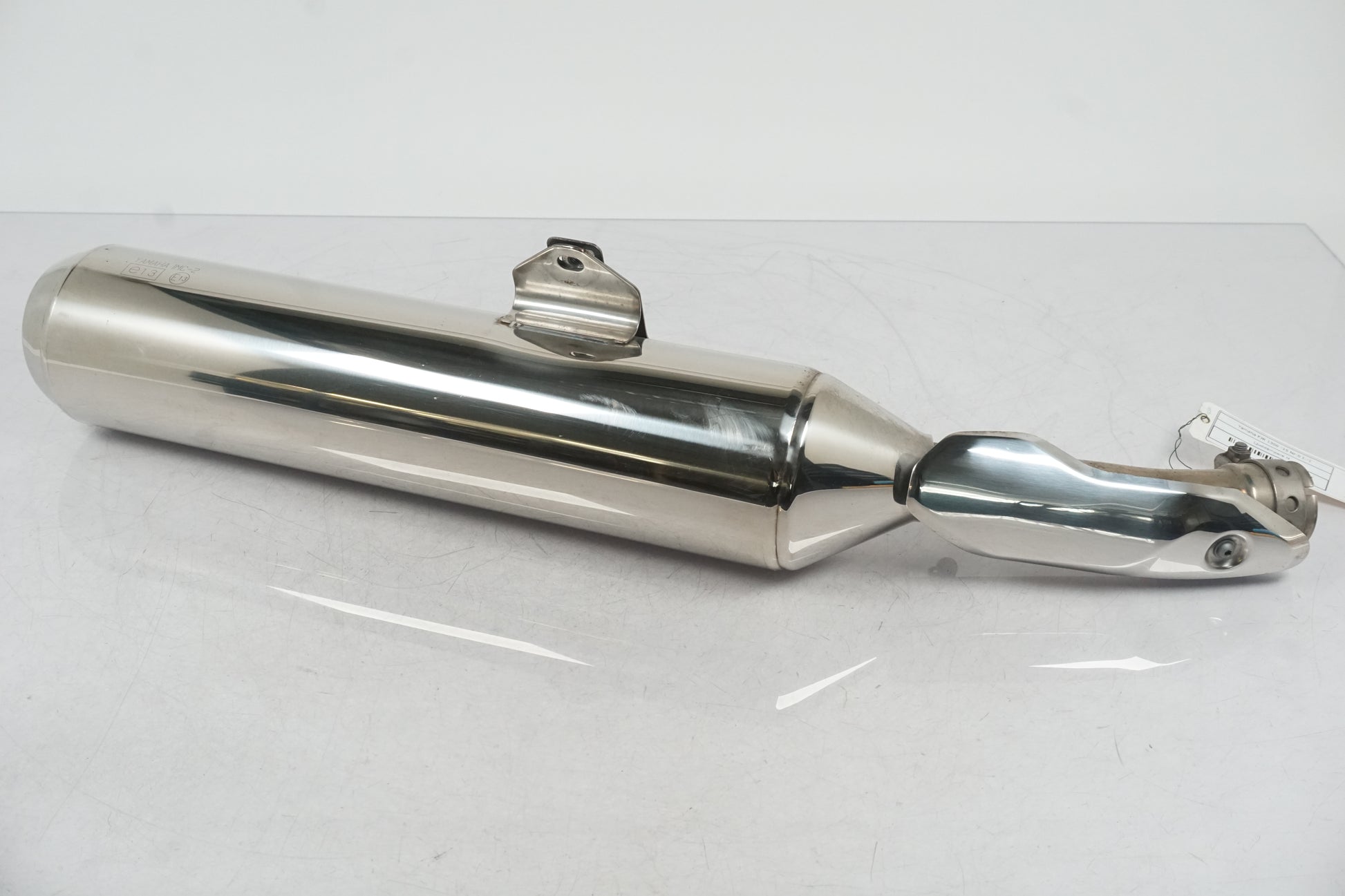 Framsidan på Ljuddämpare från en Yamaha FJR 1300 -2015 motorcykel.