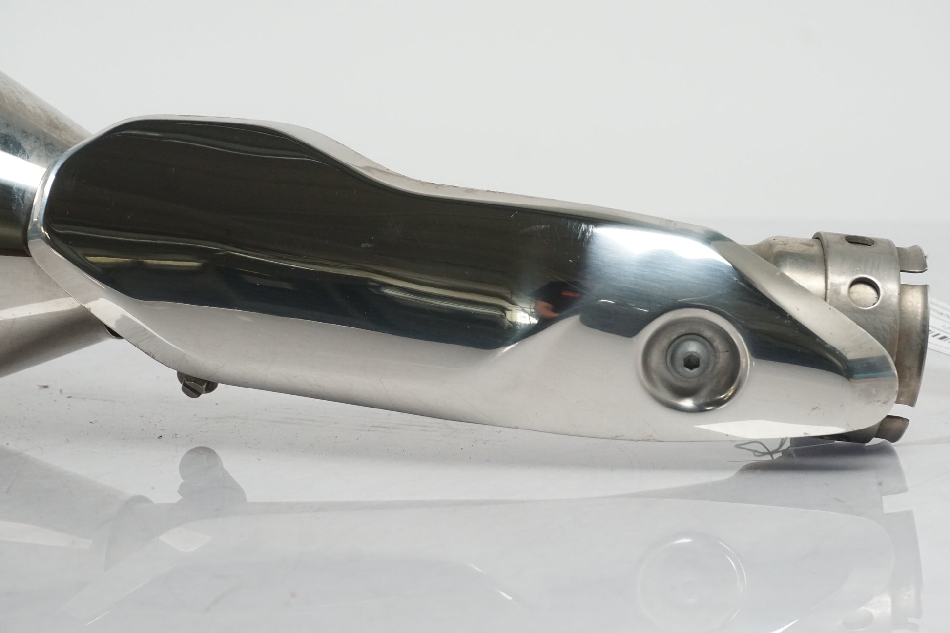 Baksidan på Ljuddämpare från en Yamaha FJR 1300 -2015 motorcykel.