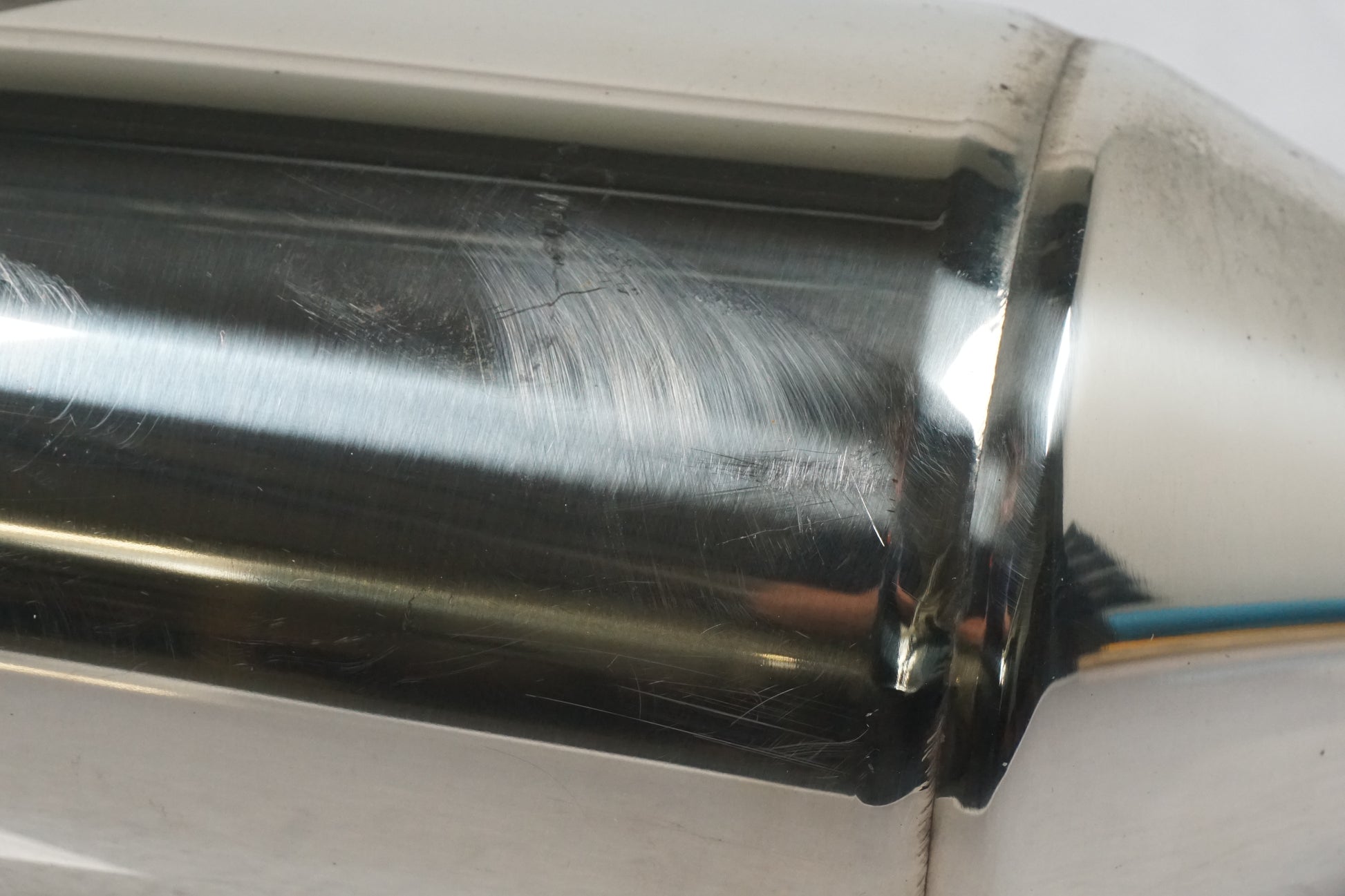 Höger sida på Ljuddämpare från en Yamaha FJR 1300 -2015 motorcykel.