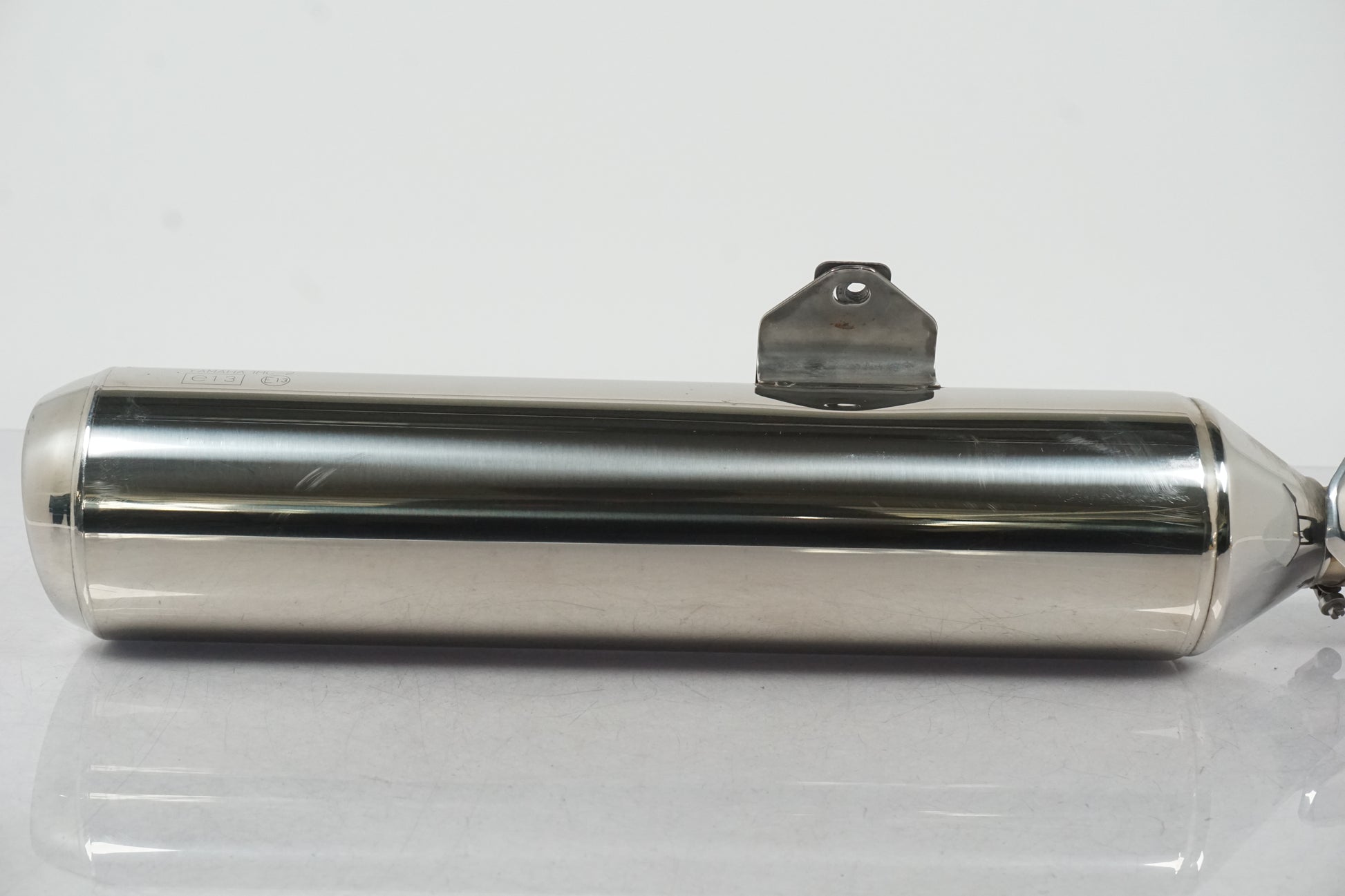 Vänster sida på Ljuddämpare från en Yamaha FJR 1300 -2015 motorcykel.