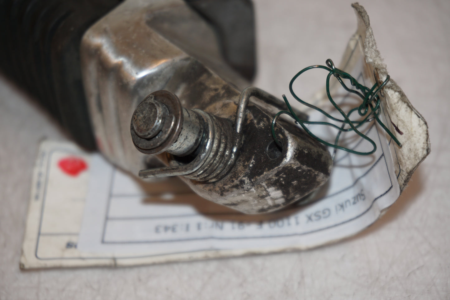 Extrabild1 på Fotpinne från en Suzuki GSX 1100 F -1991 motorcykel.