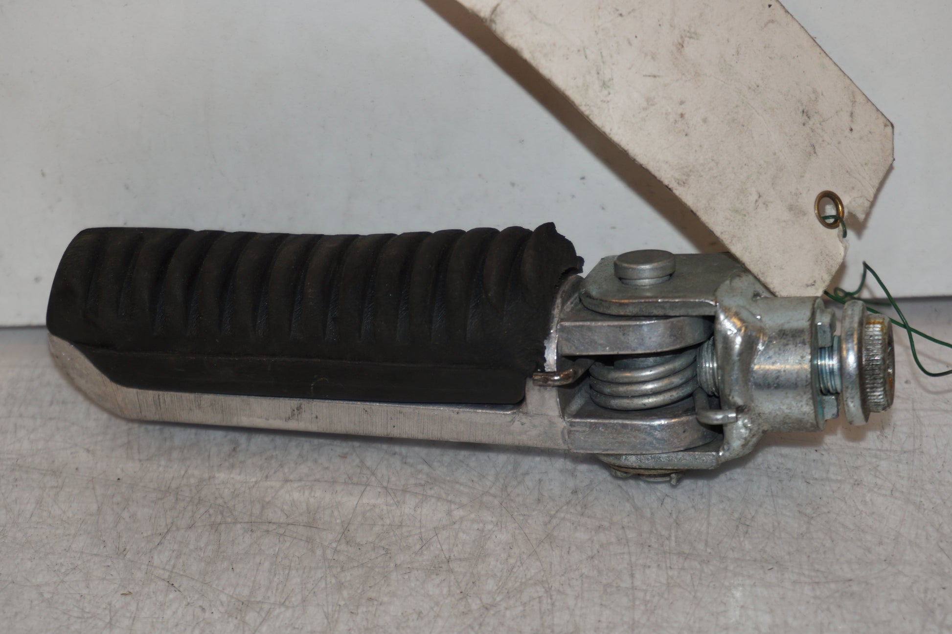 Baksidan på Fotpinne från en Suzuki GSX-R 1100 -1993 motorcykel.