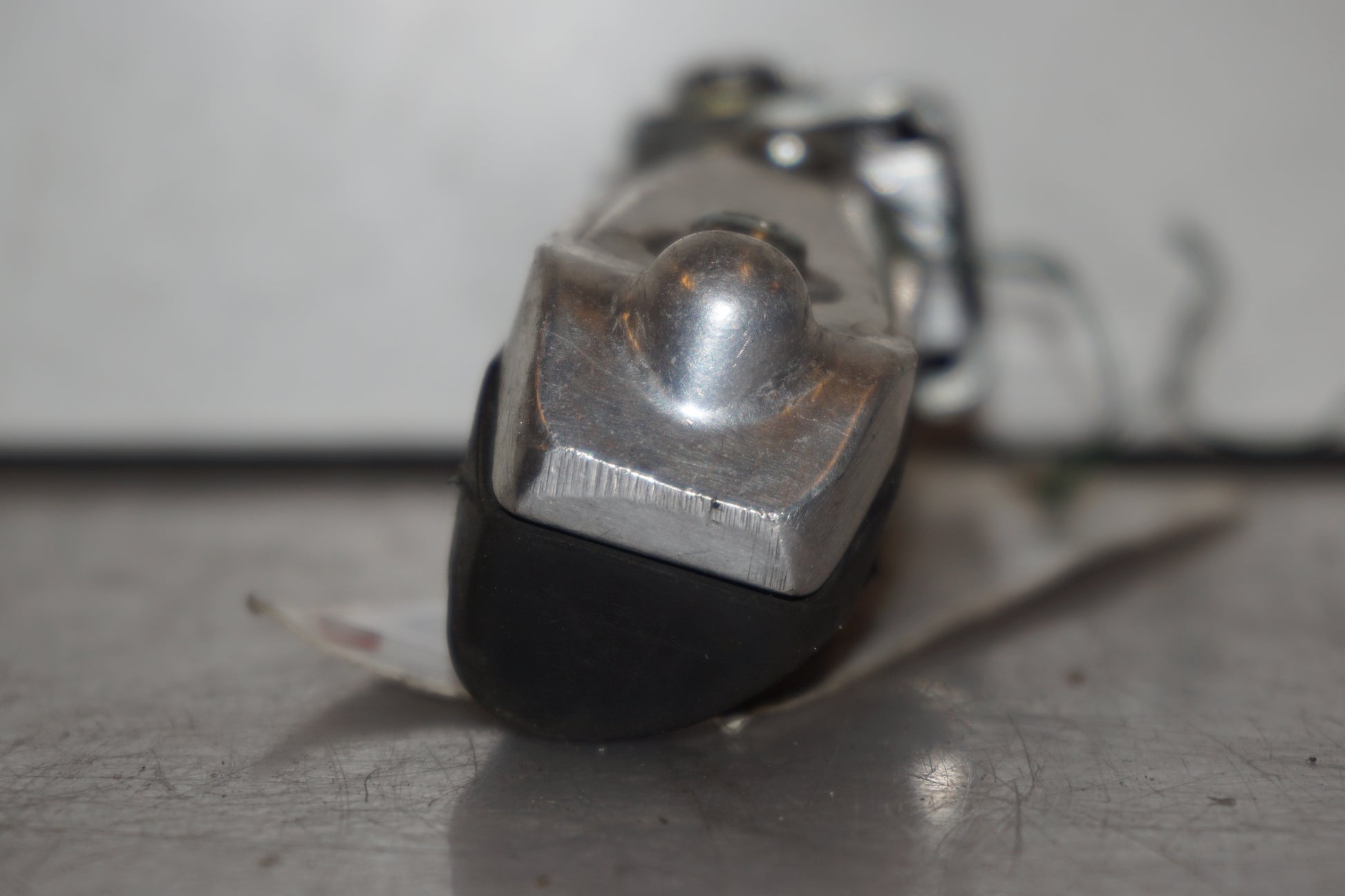 Snett uppifrån på Fotpinne från en Suzuki GSX-R 1100 -1993 motorcykel.