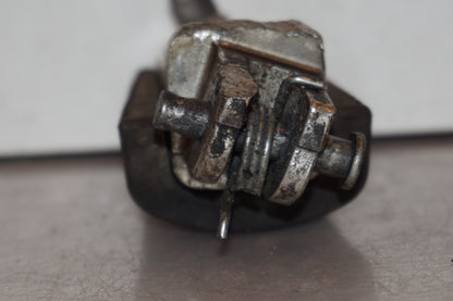 Snett nerifrån på Fotpinne från en Suzuki VL 800 -2004 motorcykel.