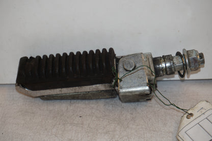 Framsidan på Fotpinne från en Suzuki RF 900 R -1998 motorcykel.