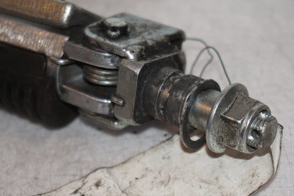 Extrabild2 på Fotpinne från en Suzuki RF 900 R -1998 motorcykel.