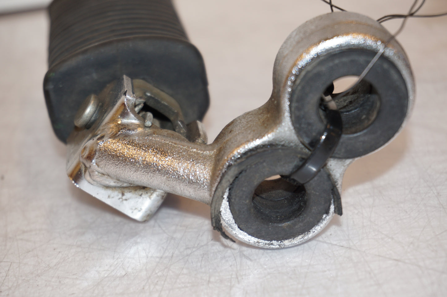 Extrabild1 på Fotpinne från en Suzuki GS 850 G -1982 motorcykel.