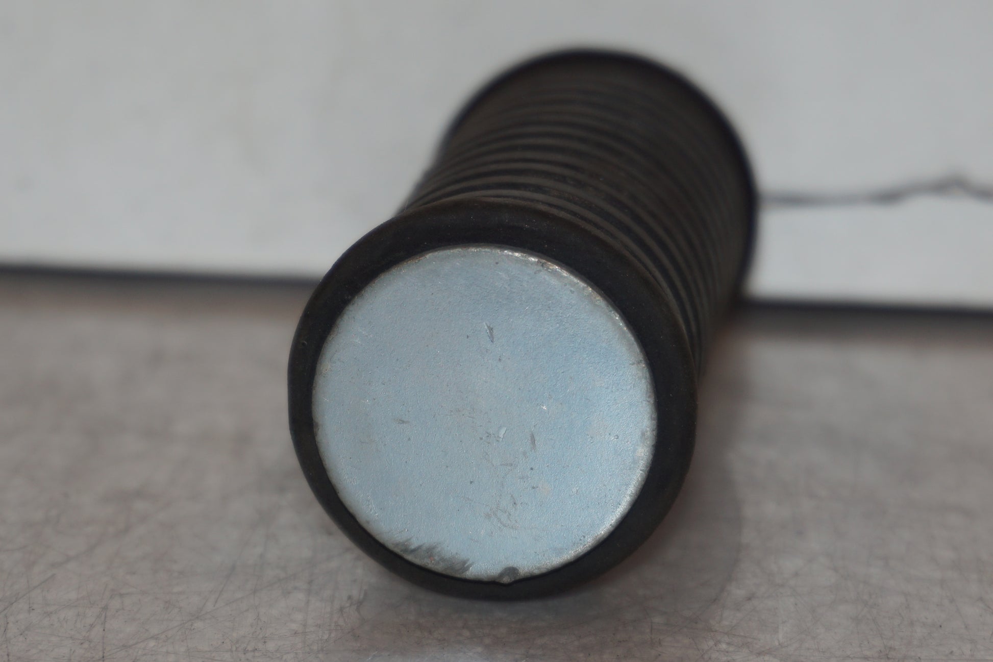 Höger sida på Fotpinne från en Suzuki VL 800 -2003 motorcykel.