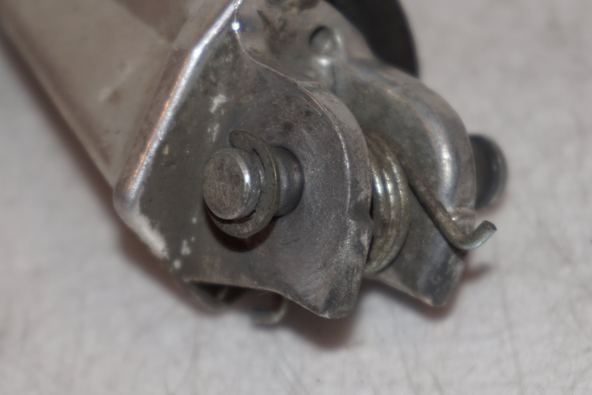 Extrabild1 på Fotpinne från en Suzuki DL 1000 -2004 motorcykel.