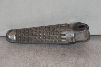 Framsidan på Fotpinne från en Suzuki TL 1000 S -1998 motorcykel.