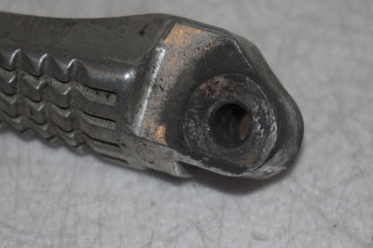 Extrabild1 på Fotpinne från en Suzuki TL 1000 S -1998 motorcykel.