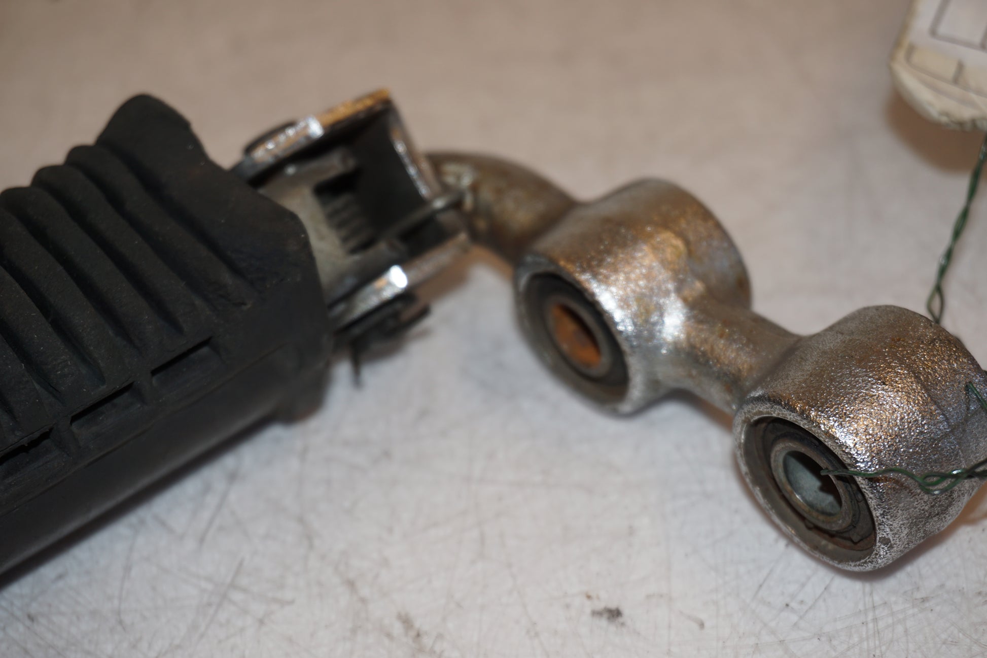 Extrabild1 på Fotpinne från en Suzuki GS 1000 -1983 motorcykel.