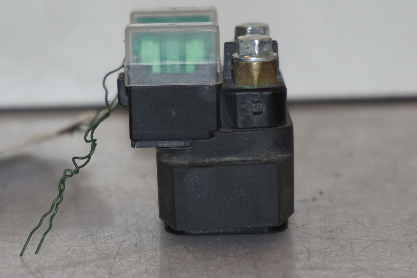 Höger sida på Startrelä från en Yamaha XT 1200 Z -2011 motorcykel.