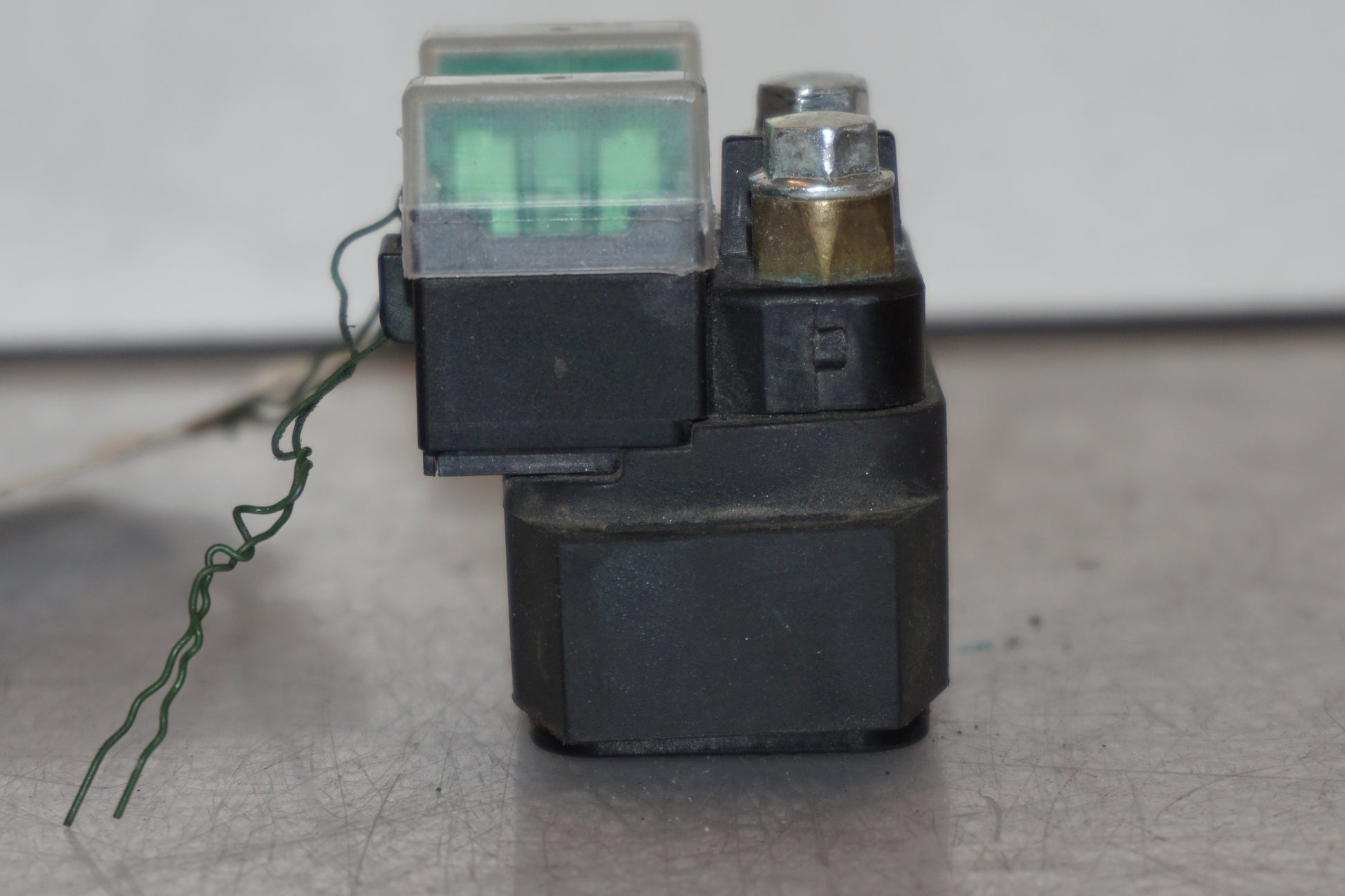 Höger sida på Startrelä från en Yamaha XT 1200 Z -2011 motorcykel.