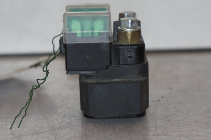 Höger sida på Startrelä från en Yamaha XT 1200 Z -2011 motorcykel.