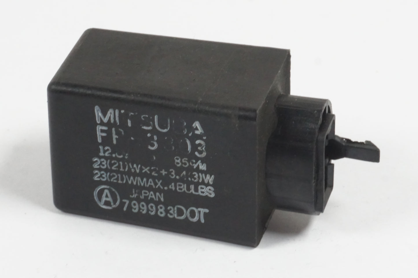 Framsidan på Blinkersrelä från en Honda CBR 900 RR -1995 motorcykel.