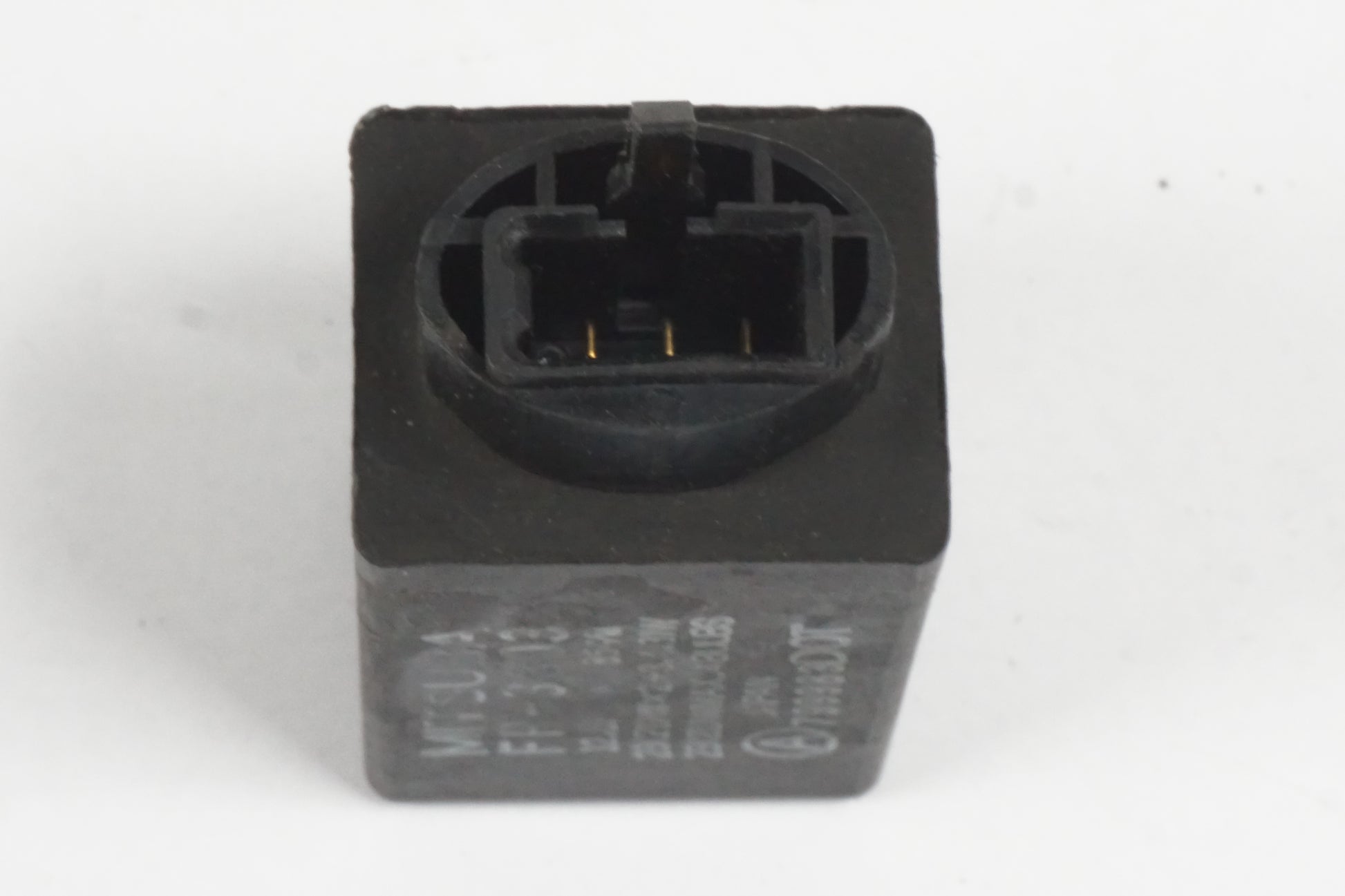 Höger sida på Blinkersrelä från en Honda CBR 900 RR -1995 motorcykel.