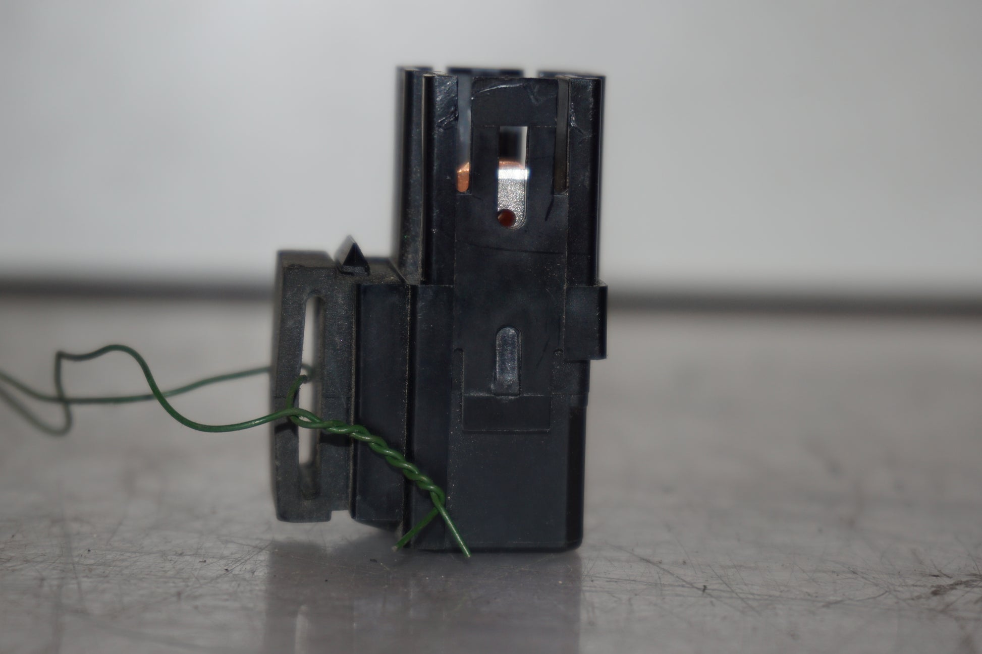 Höger sida på Relä från en Yamaha XT 1200 Z -2011 motorcykel.