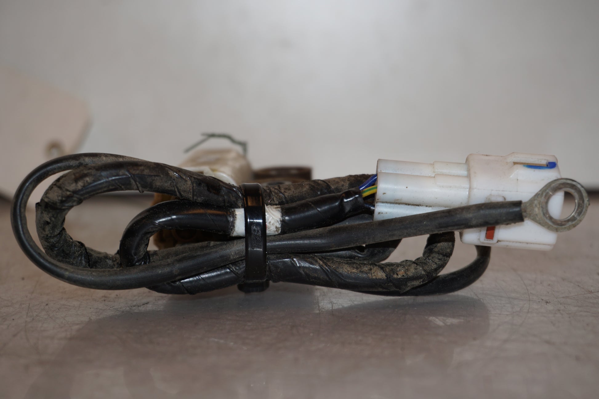 Snett nerifrån på Tilt Sensor från en Yamaha XT 1200 Z -2011 motorcykel.