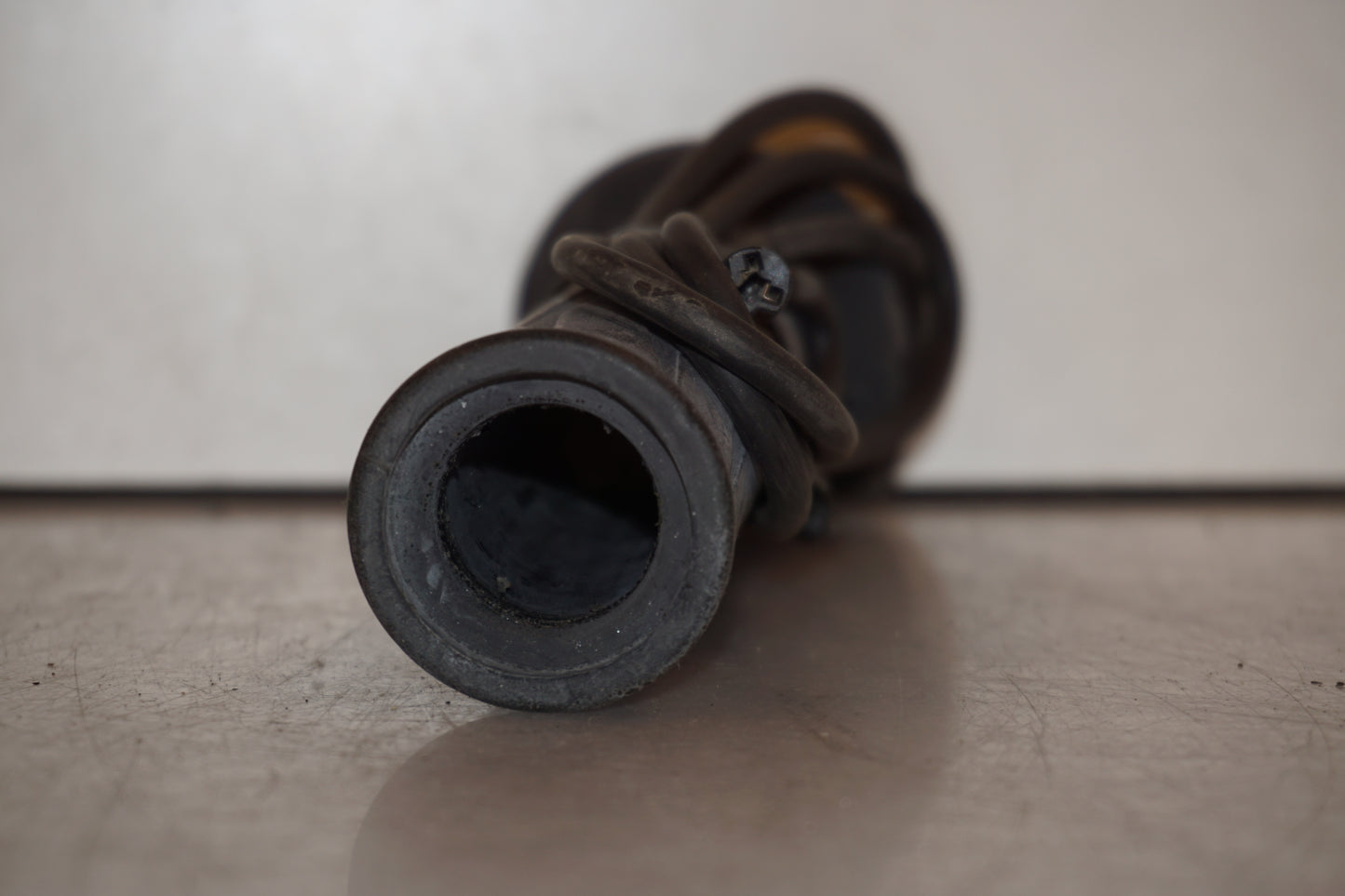 Vänster sida på Gasreglage från en Yamaha XT 1200 Z -2011 motorcykel.