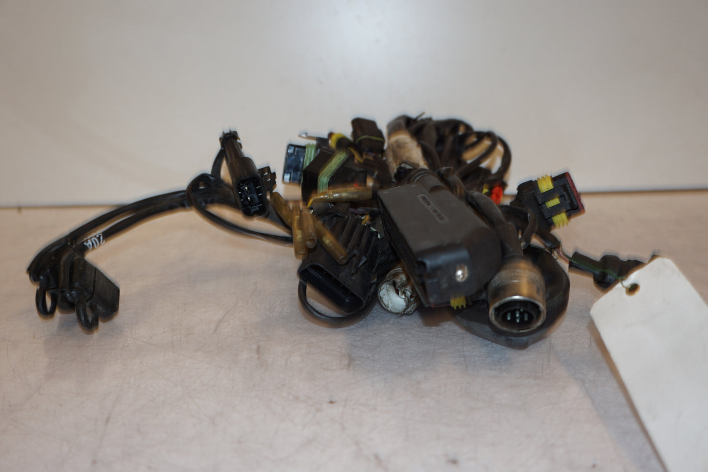 Vänster sida på Kabelstam från en Ducati 748 -2002 motorcykel.