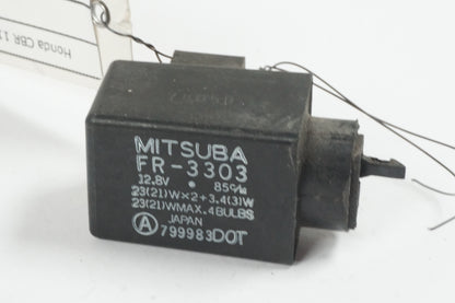 Framsidan på Blinkersrelä från en Honda CBR 1100 XX -1998 motorcykel.