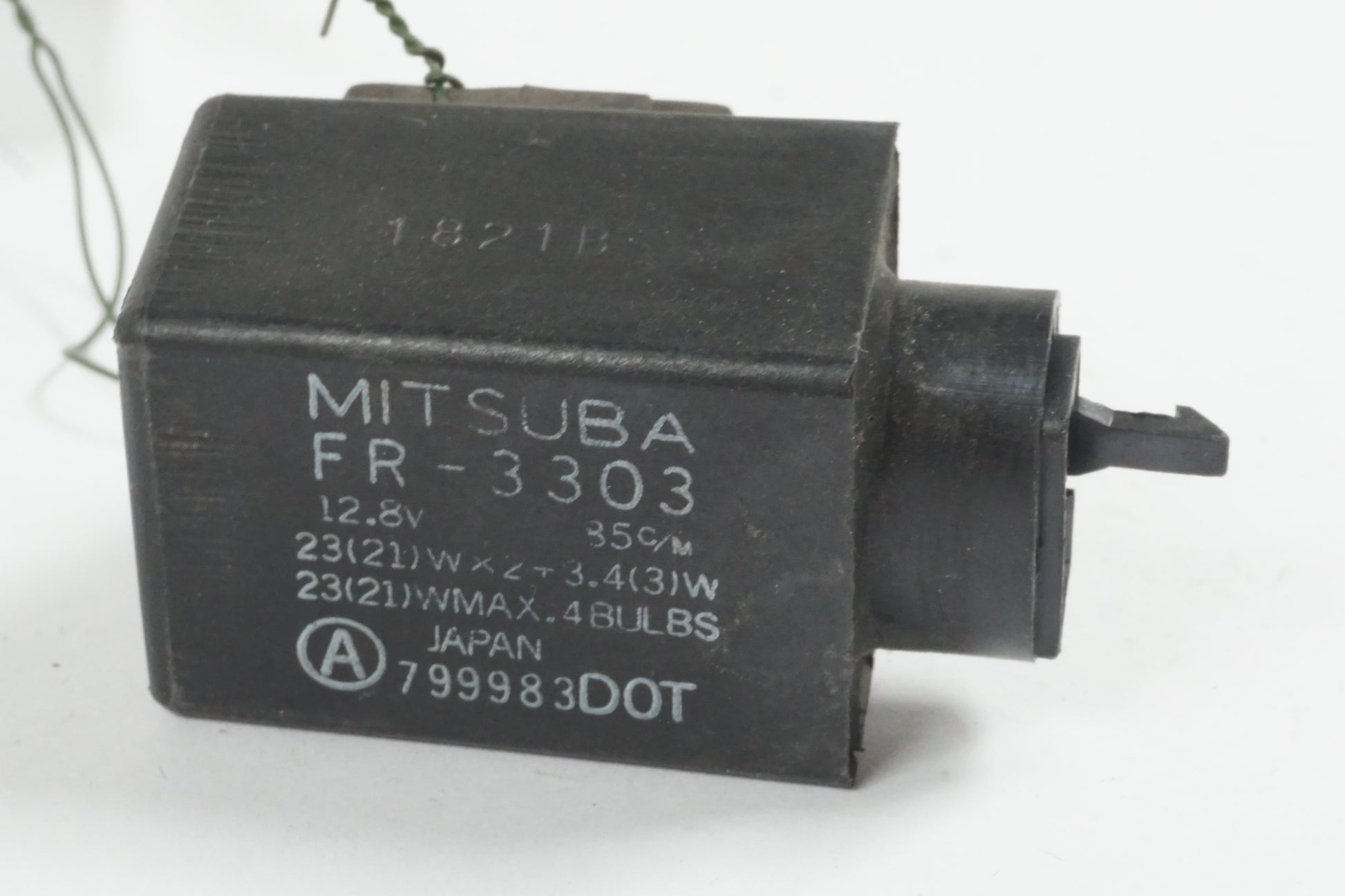 Framsidan på Blinkersrelä från en Honda CBR 1000 F -1993 motorcykel.