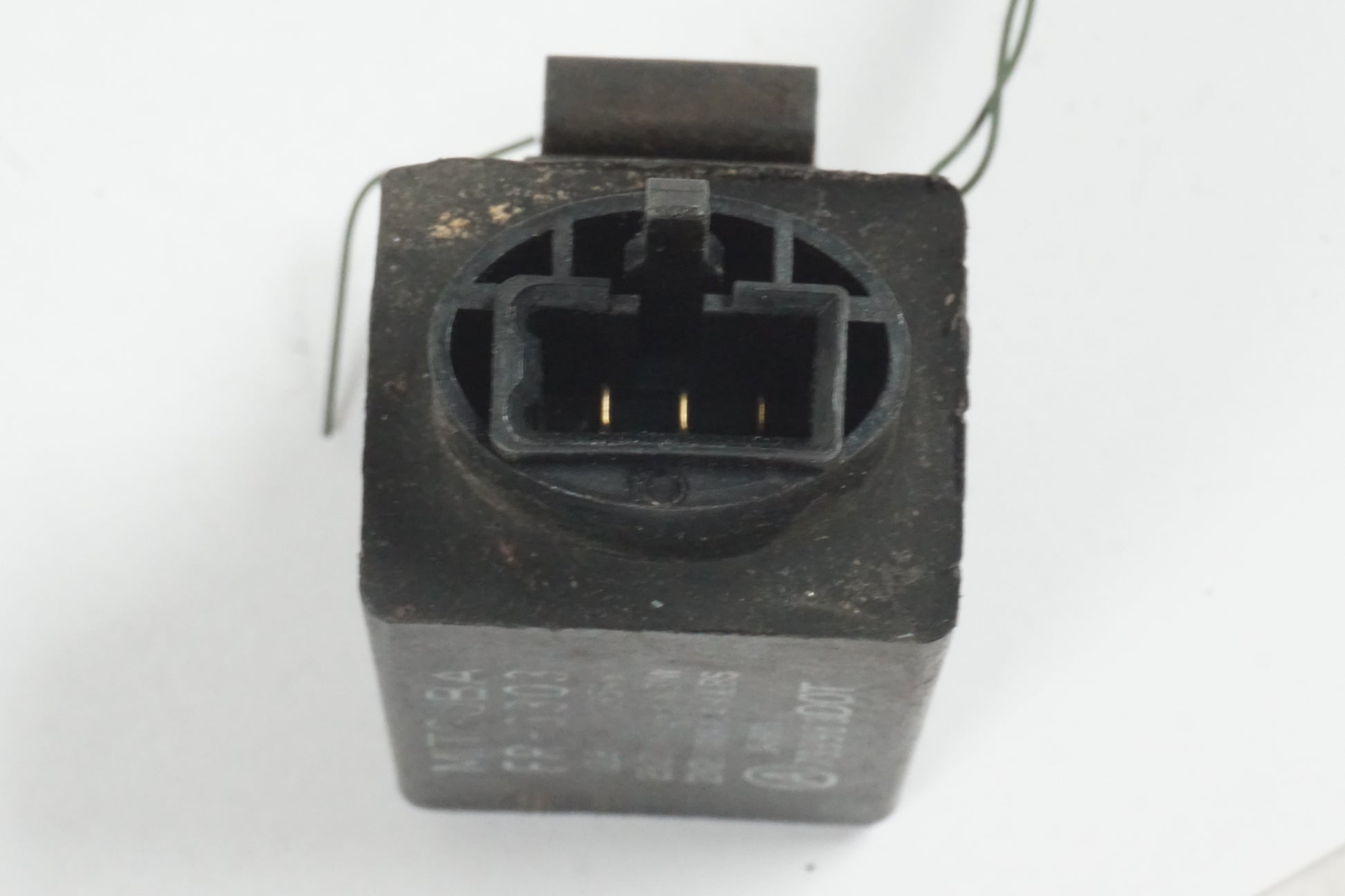 Höger sida på Blinkersrelä från en Honda CBR 1000 F -1993 motorcykel.