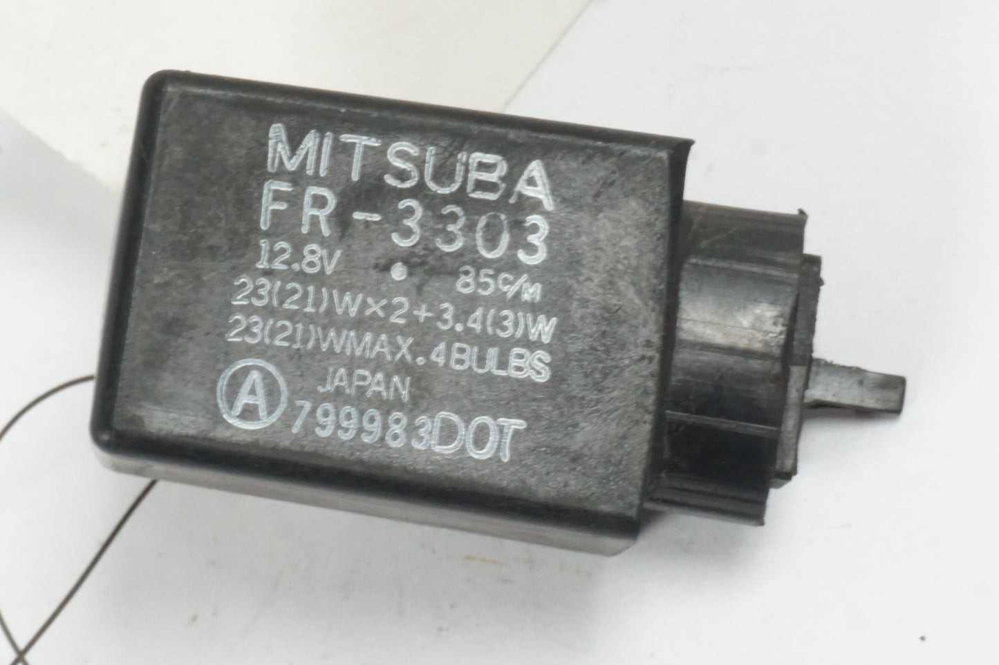 Framsidan på Blinkersrelä från en Honda CBR 1100 XX -1998 motorcykel.