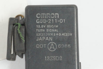 Baksidan på Blinkersrelä från en Honda VT 1100 C -2000 motorcykel.