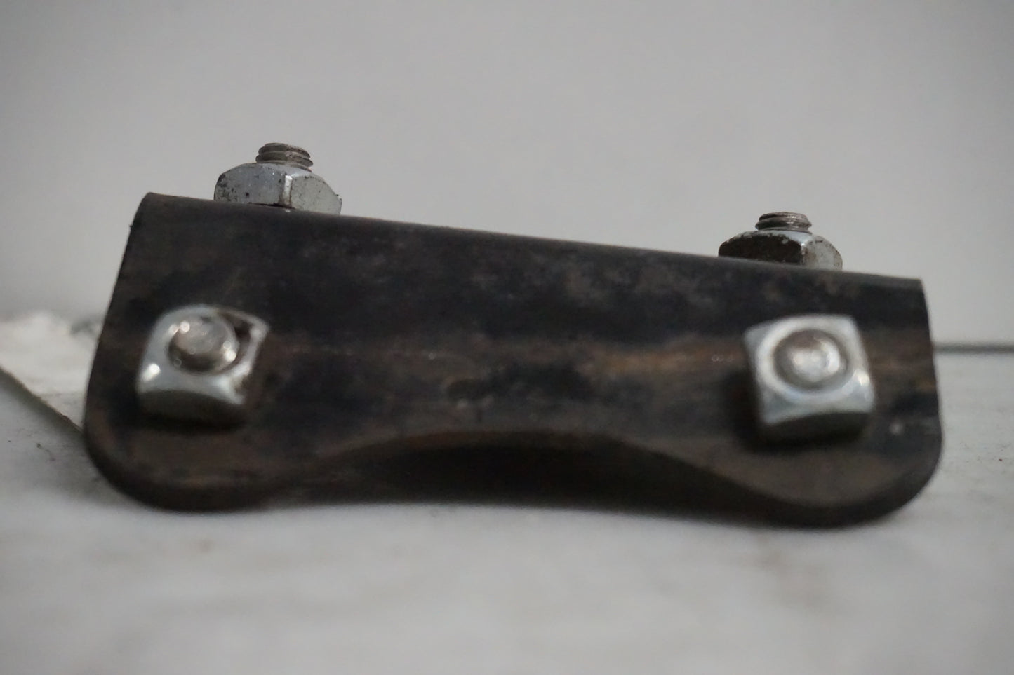 Lyddæmperbeslag