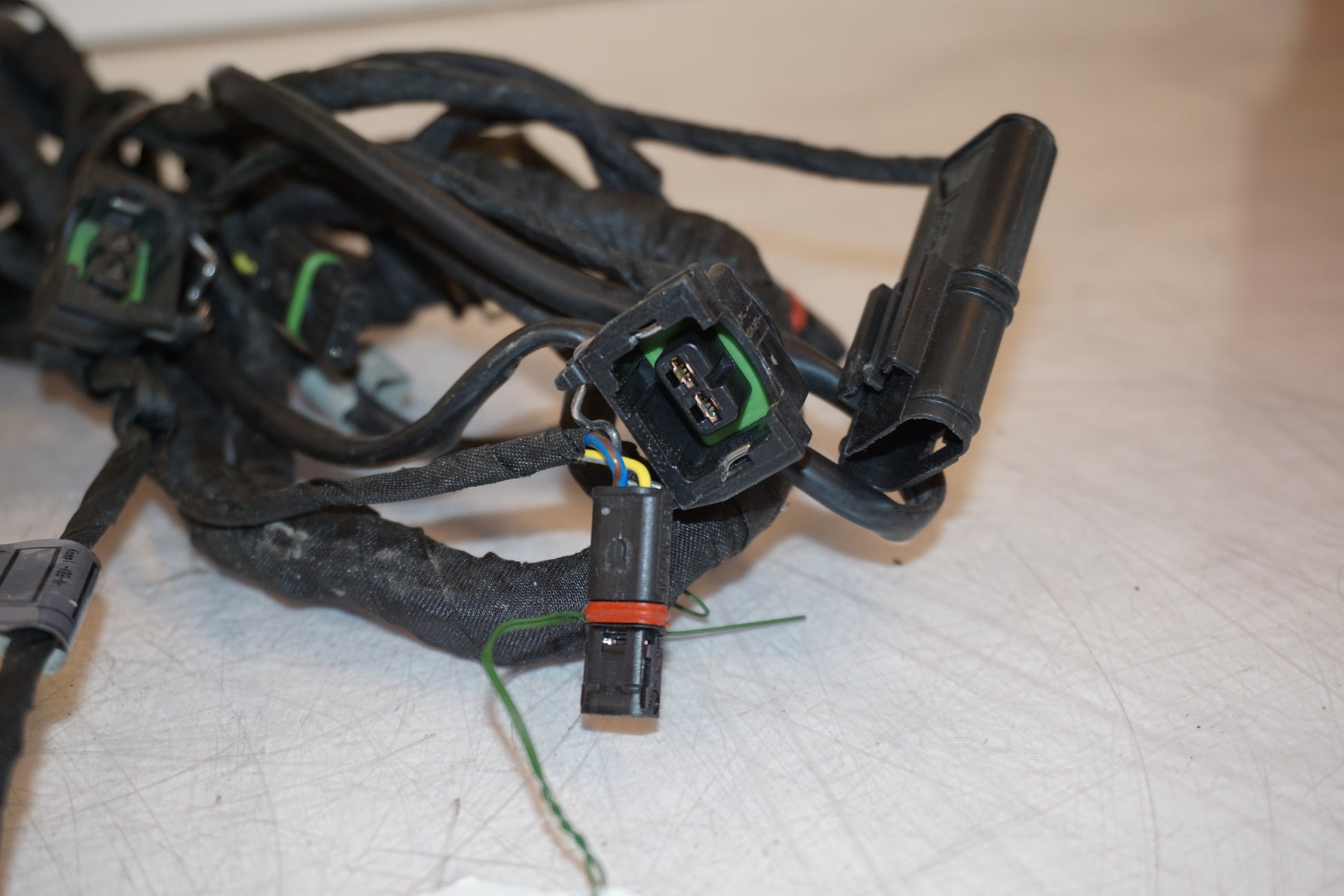 Extrabild3 på Kabelstam från en BMW F 800 GT -2015 motorcykel.