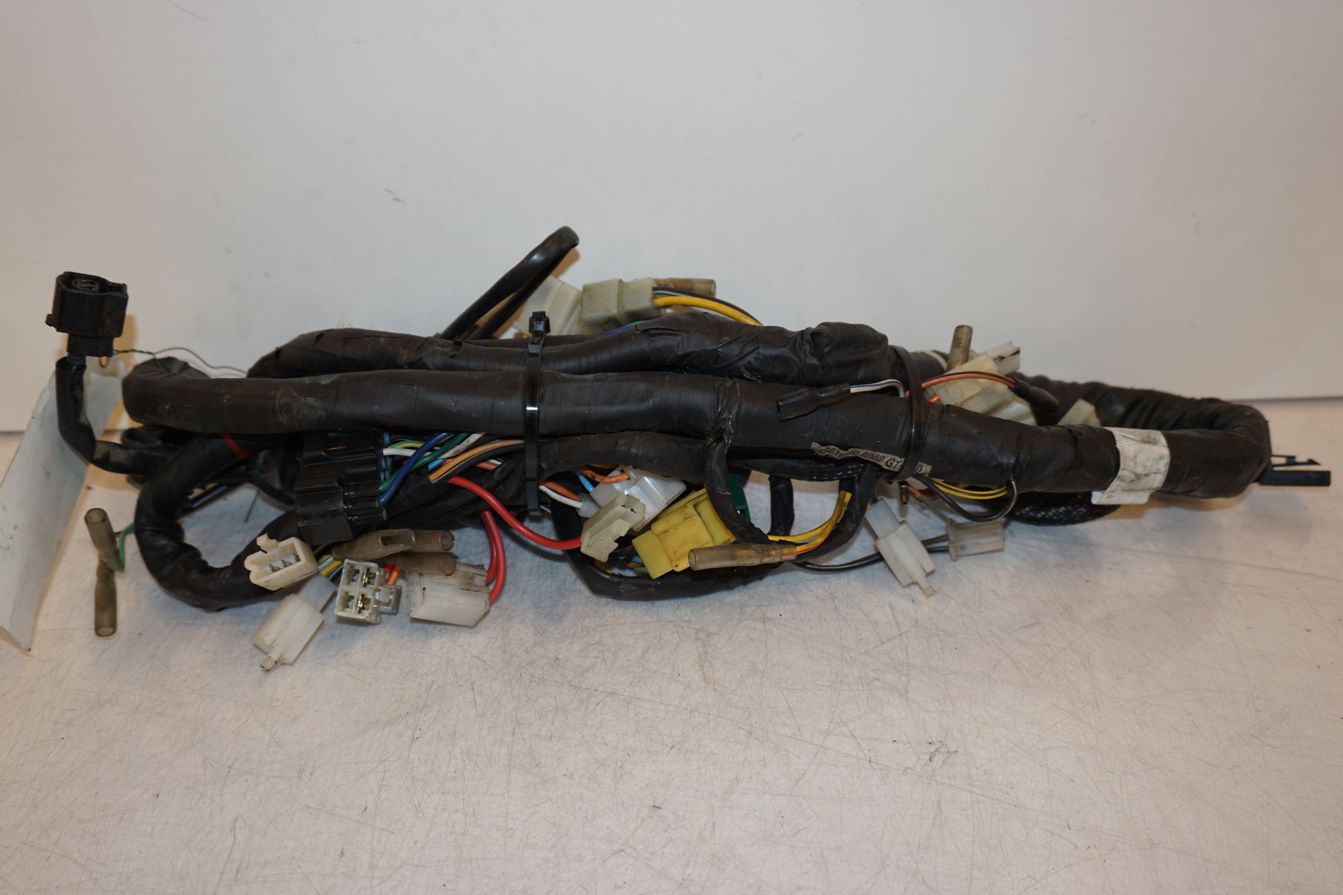 Framsidan på Kabelstam från en Hyosung GT 650 -2006 motorcykel.