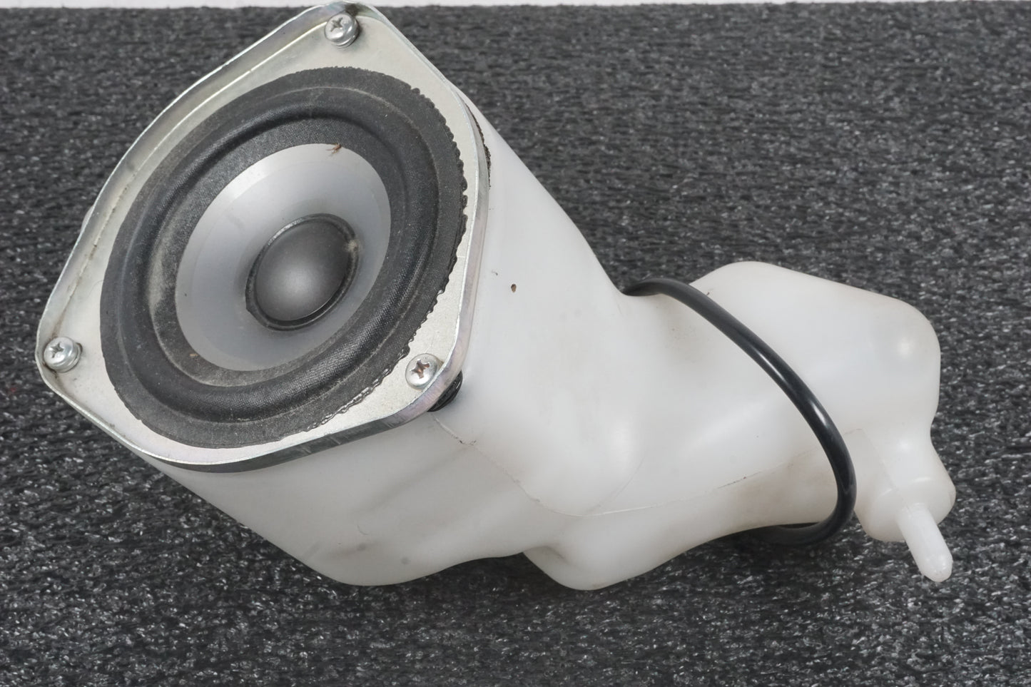 Höger sida på Högtalare från en Honda CTX 1300 -2014 motorcykel.