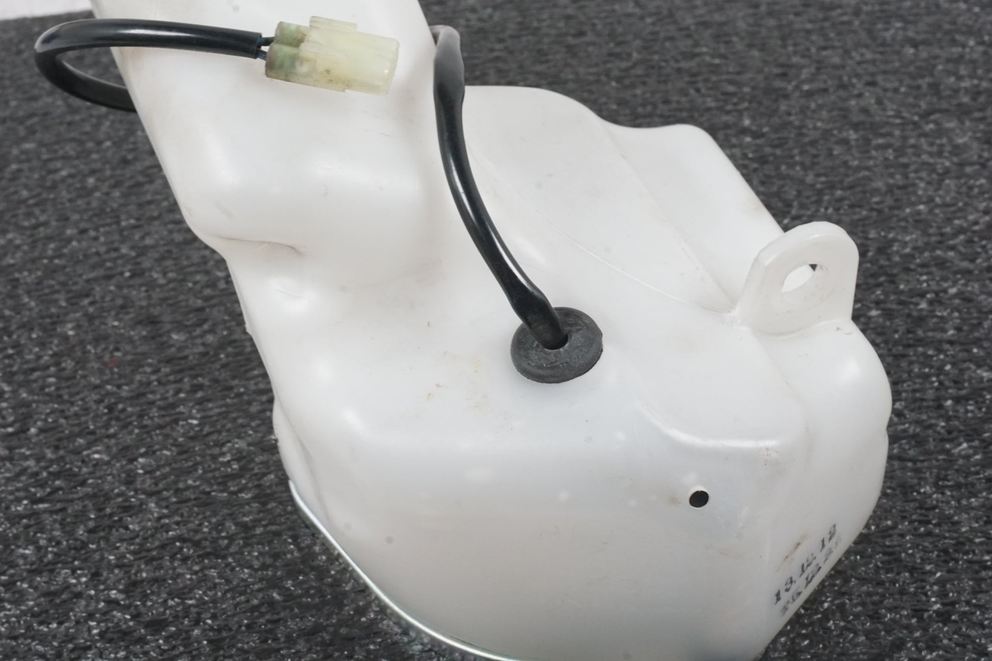 Snett nerifrån på Högtalare från en Honda CTX 1300 -2014 motorcykel.