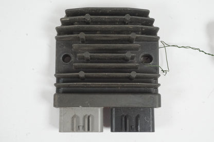 Framsidan på Likriktare från en Honda CRF 1000 Africa Twin -2016 motorcykel.